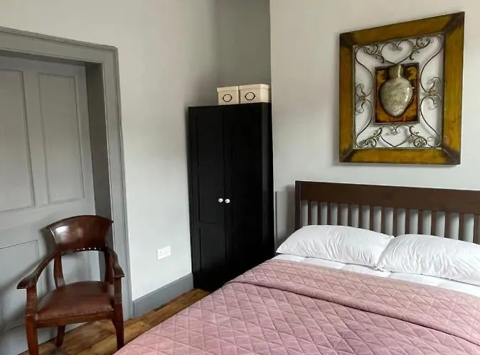 Old 'four Sisters' * Dublino