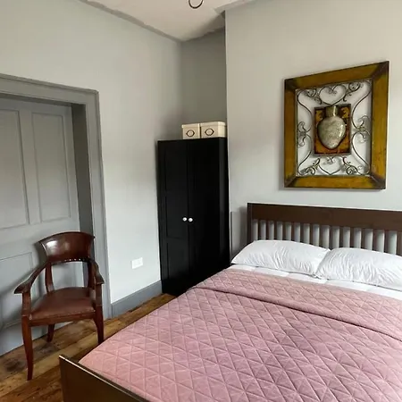 Old 'four Sisters' * Dublin